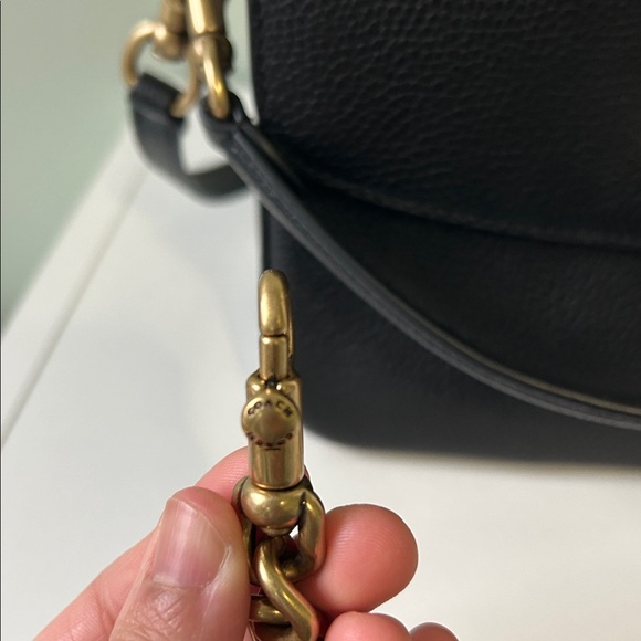 Coach Cassie 19 - Picture 4 of 12